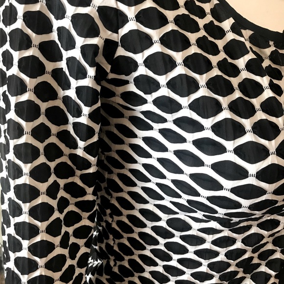 Mod Style Top - Picture 2 of 4